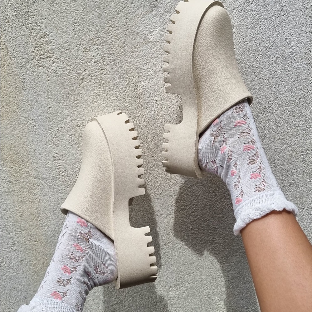 Jeffrey Campbell Clogge in Sea Salt